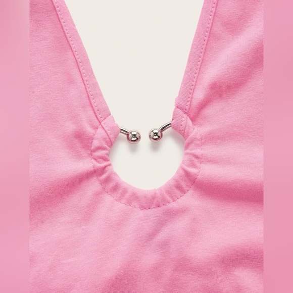 Heart-ring Detail Tied Backless Halter Top - Picture 2 of 3